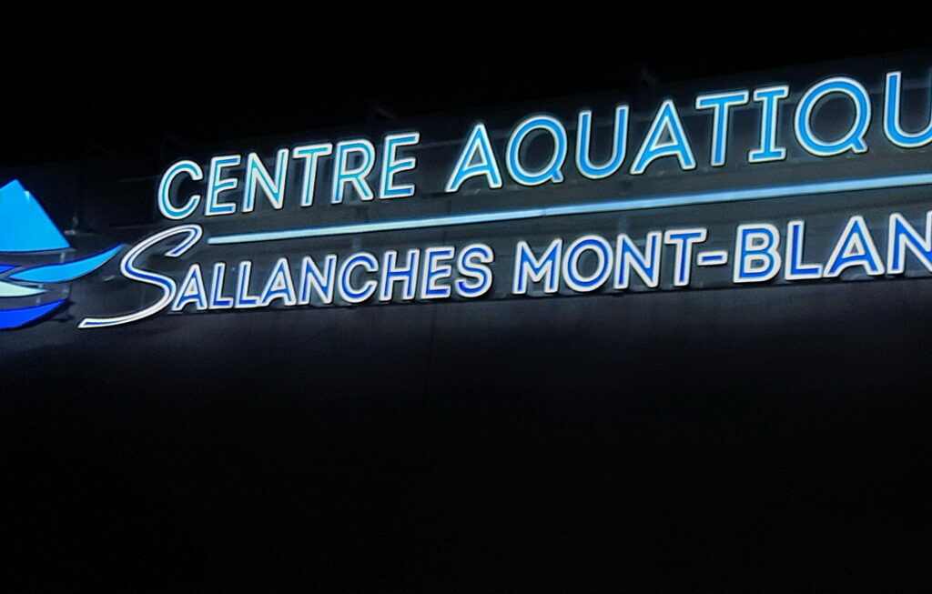 Centre-aquatique-enseigneXXL