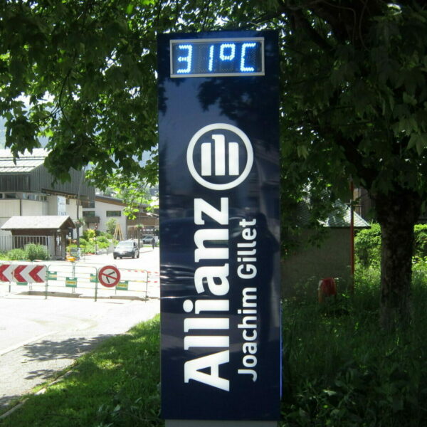 Allianz totem extérieur Megève