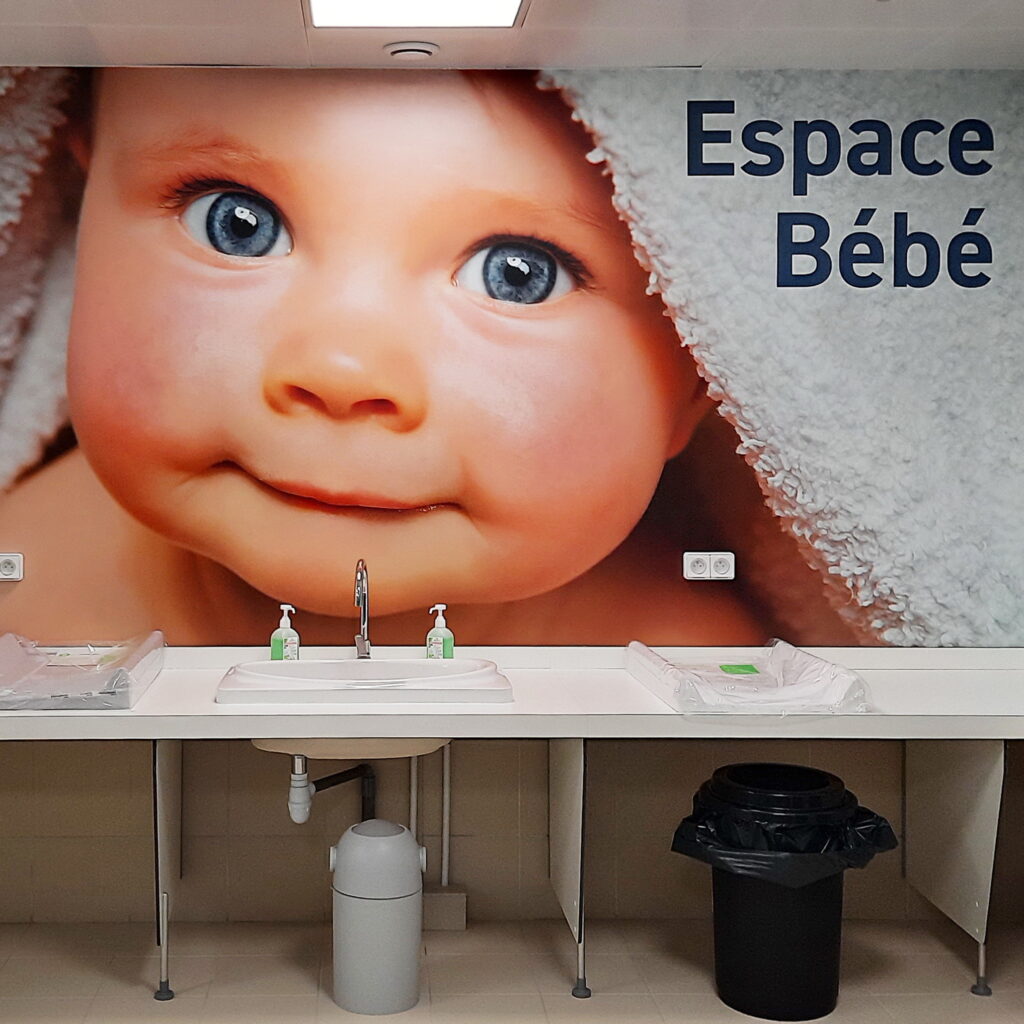 Centre-aquatique-sallanches-decoration-murale-interieur-espace-bebe