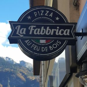La-fabbrica-enseigne