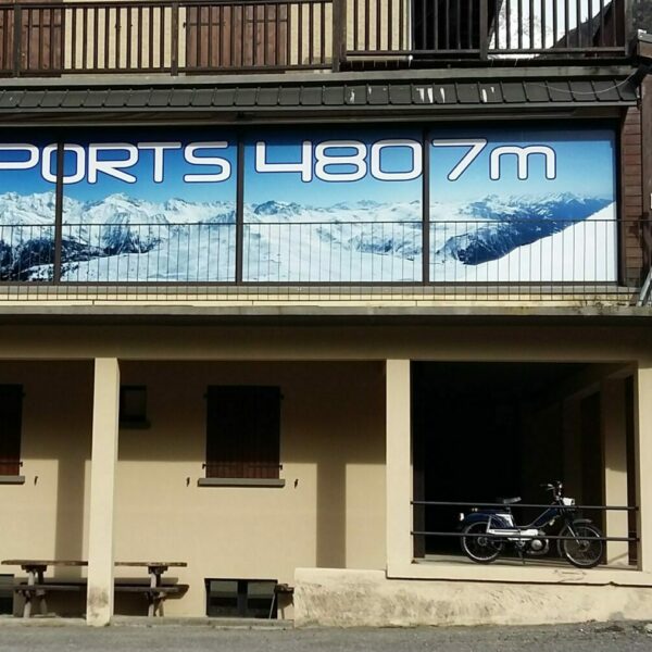 Sport-4807m-affiche-vitrine-publicitaire
