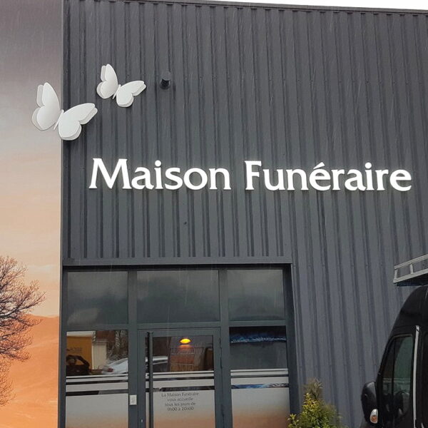 Bâche tendue Maison Funéraire