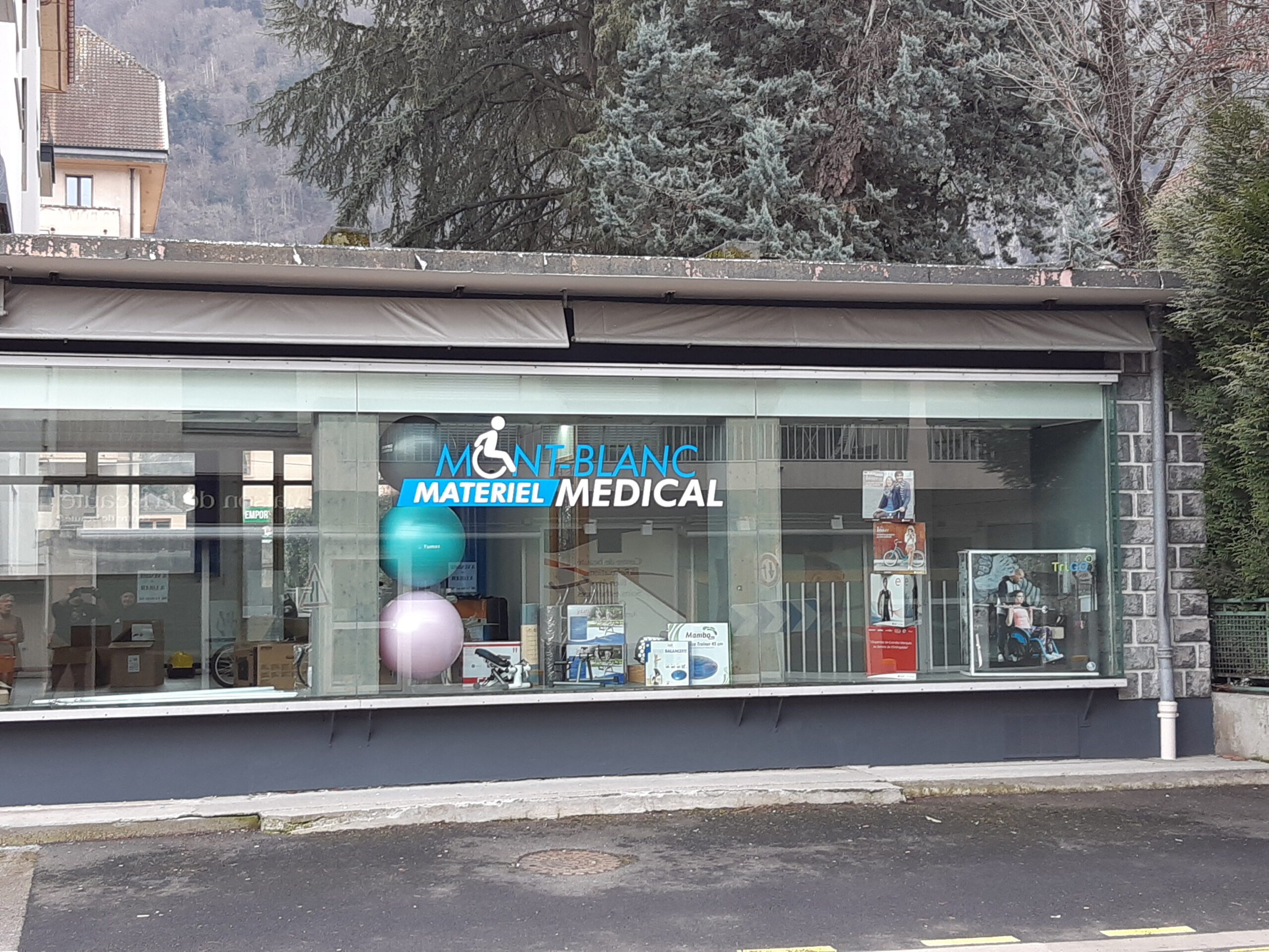 Vitrine Mont-Blanc Materiel Medical