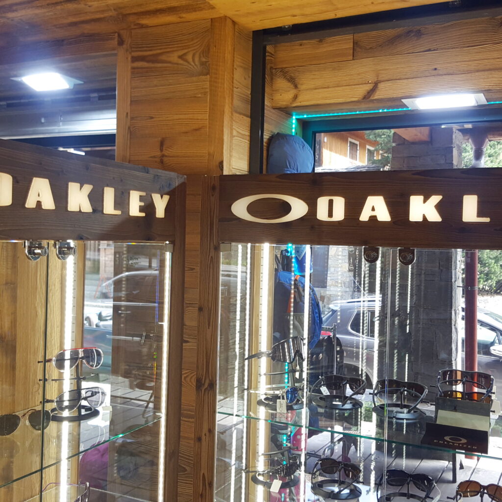 Mobilier Oakley
