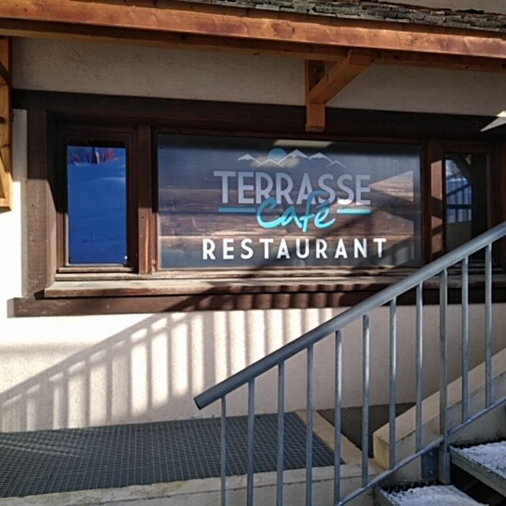 Vitrine Terrasse Café Restaurant