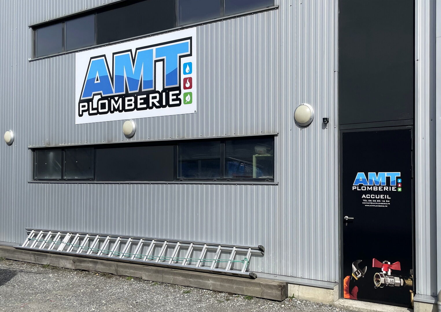 AMT Plomberie à Sallanches enseigne