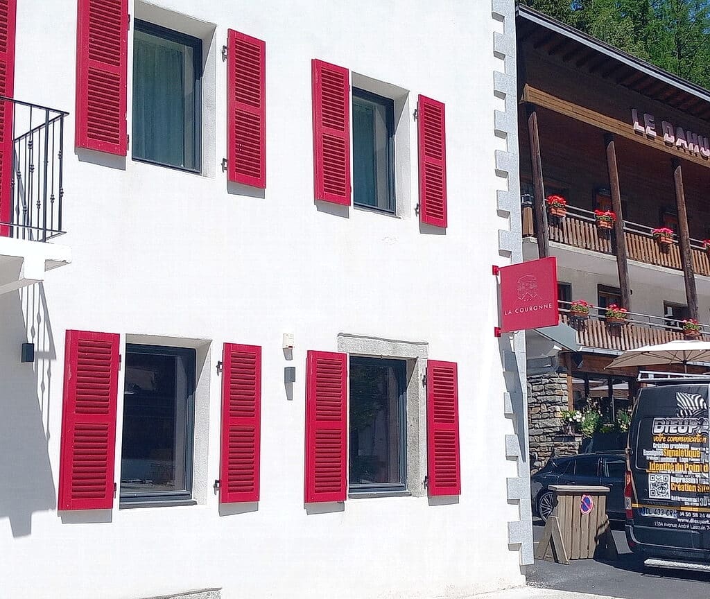 Enseigne drapeau de l'Hôtel la Couronne