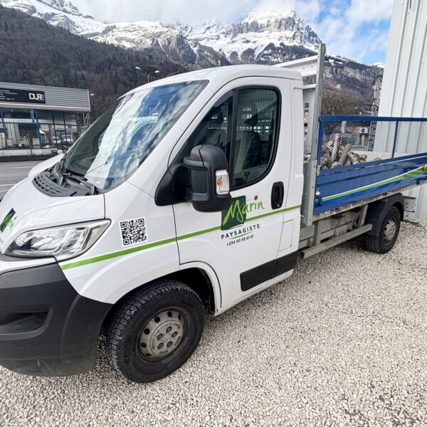 Marin Paysagiste s'affiche avec élégance sur la route !