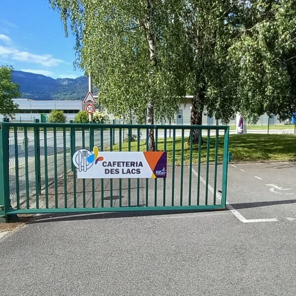Une signalétique soignée pour la Cafétéria des Lacs