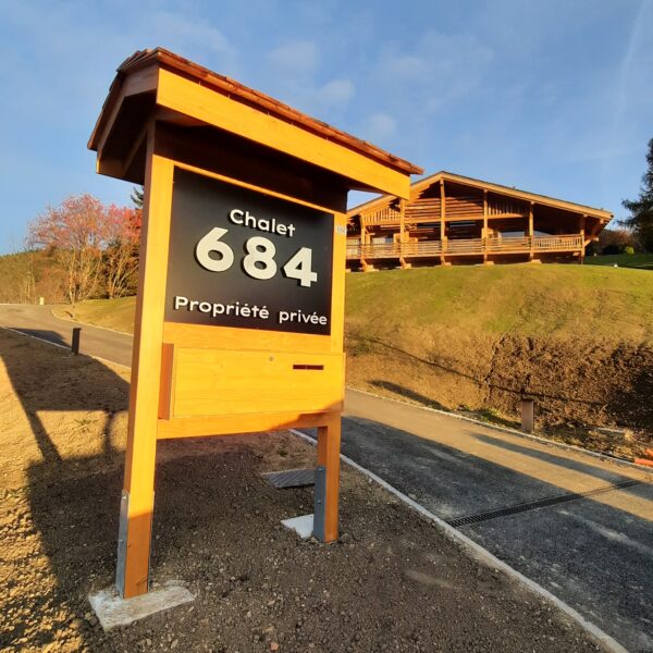 Totem lumineux sur mesure pour Chalet privé