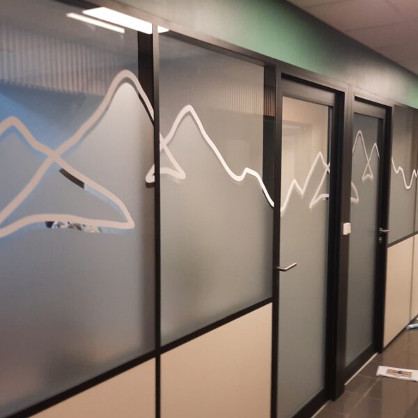 Judic'Alpes, vitres intérieures