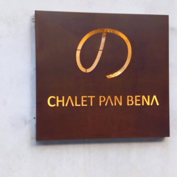 Enseigne pour Chalet en location à Chamonix