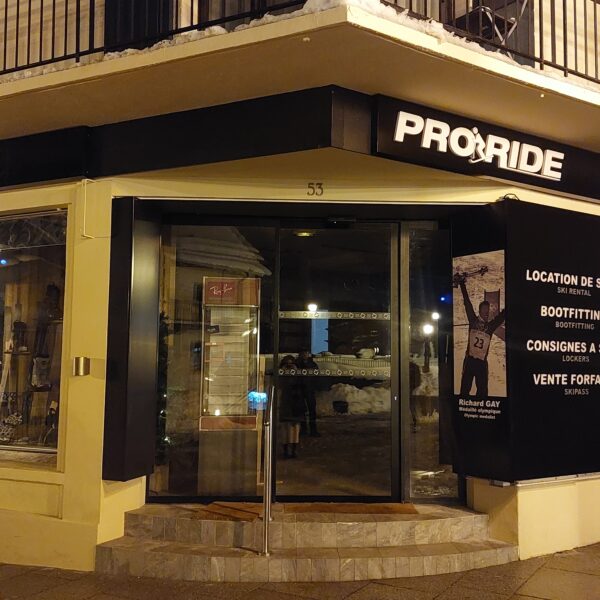 Nouvelles enseignes lumineuses pour ProRide à Megève