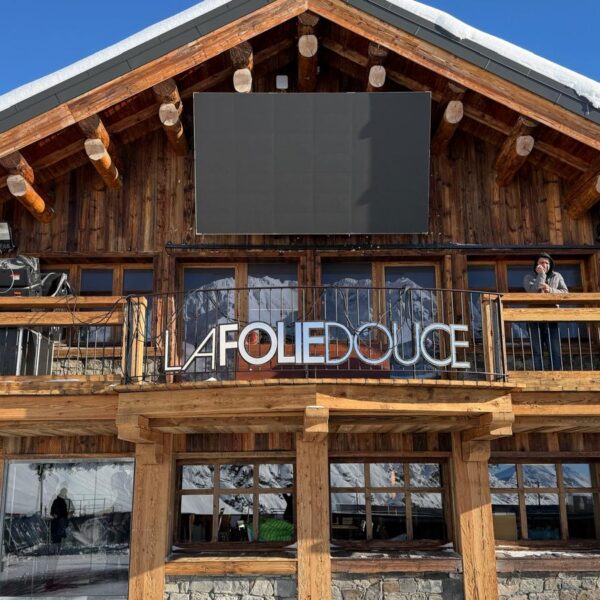 Décor en microperforé pour La Folie Douce Val Thorens !