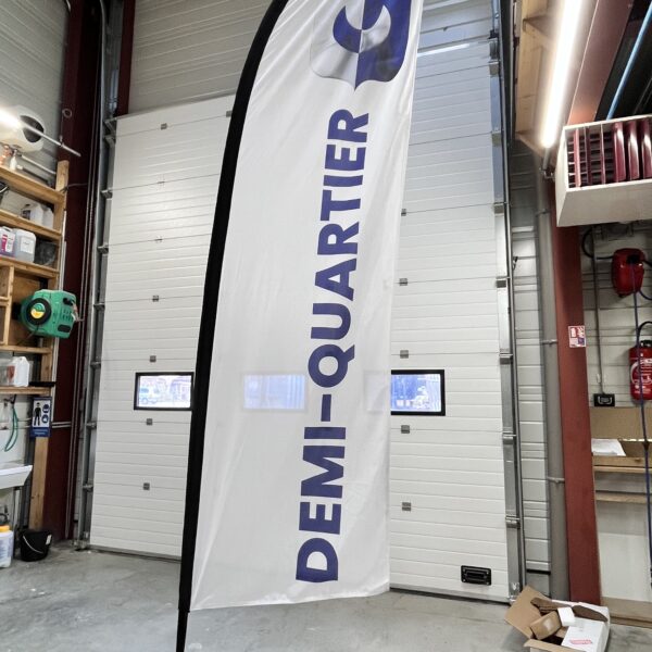 Oriflamme pour la Mairie de Demi Quartier