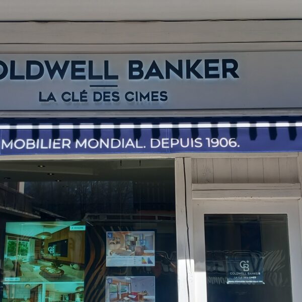 Enseigne lumineuse pour Coldwell Banker à Chamonix